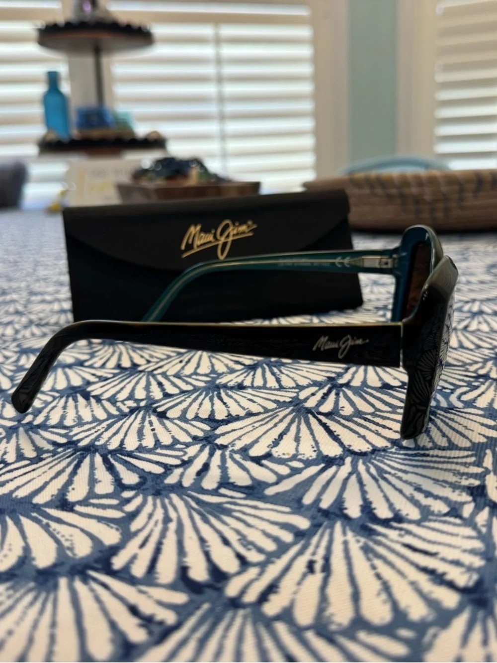 Maui Jim Women’s Orchid Polarized Sunglasses in Tortoise with Peacock - Picture 5 of 7